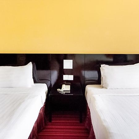 Oyo 89693 Perkasa Hotel Keningau Near Hospital Keningau מראה חיצוני תמונה