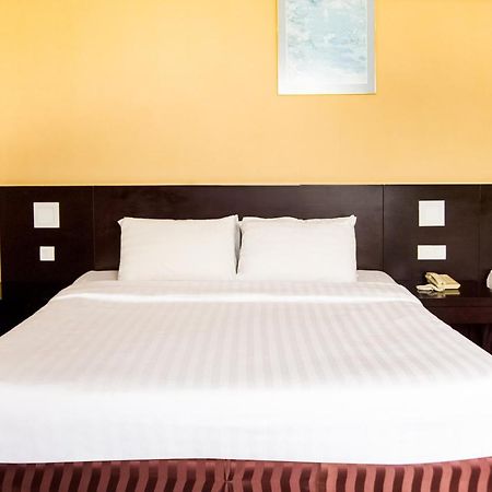 Oyo 89693 Perkasa Hotel Keningau Near Hospital Keningau מראה חיצוני תמונה