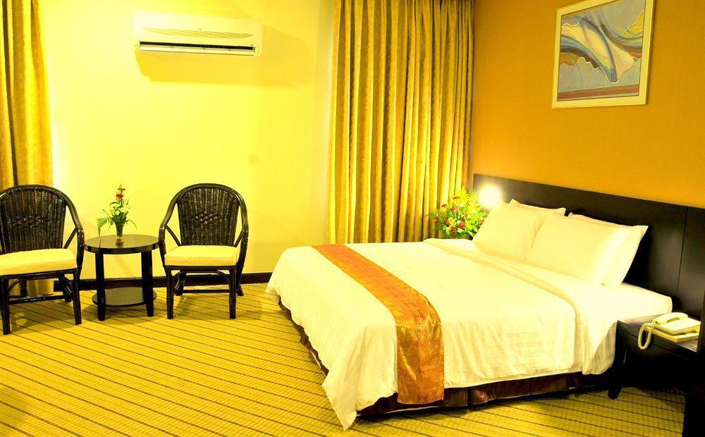 Oyo 89693 Perkasa Hotel Keningau Near Hospital Keningau מראה חיצוני תמונה