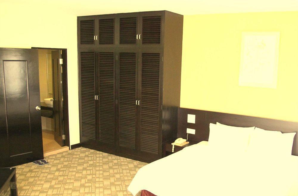 Oyo 89693 Perkasa Hotel Keningau Near Hospital Keningau מראה חיצוני תמונה