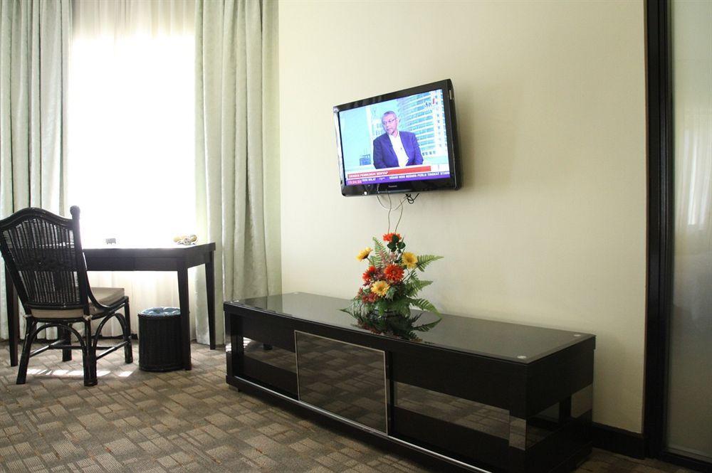 Oyo 89693 Perkasa Hotel Keningau Near Hospital Keningau מראה חיצוני תמונה