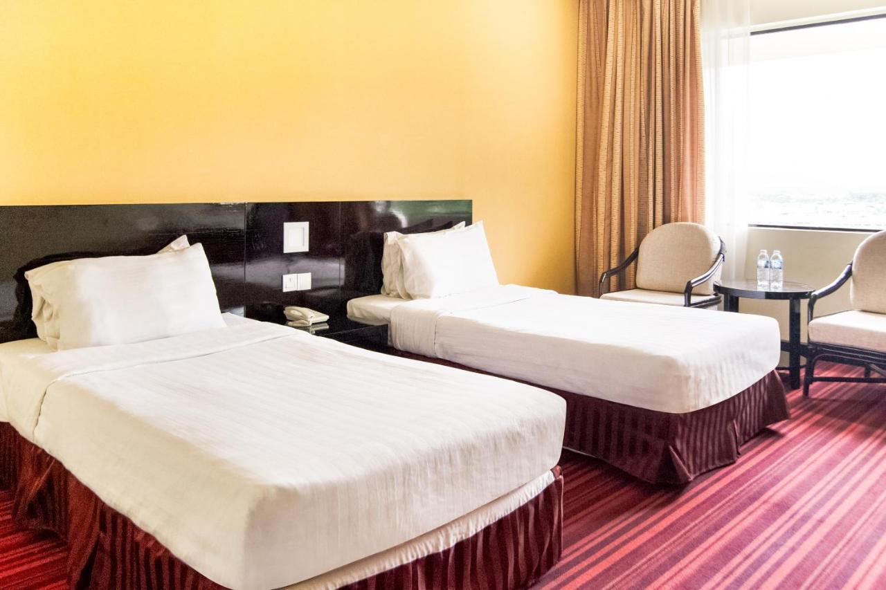 Oyo 89693 Perkasa Hotel Keningau Near Hospital Keningau מראה חיצוני תמונה