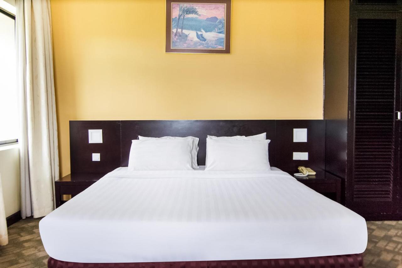 Oyo 89693 Perkasa Hotel Keningau Near Hospital Keningau מראה חיצוני תמונה