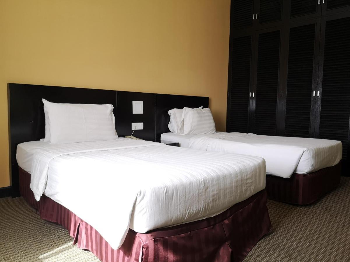Oyo 89693 Perkasa Hotel Keningau Near Hospital Keningau מראה חיצוני תמונה