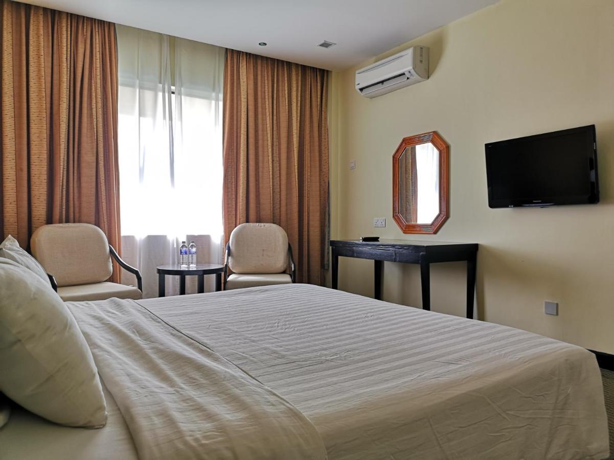 Oyo 89693 Perkasa Hotel Keningau Near Hospital Keningau מראה חיצוני תמונה